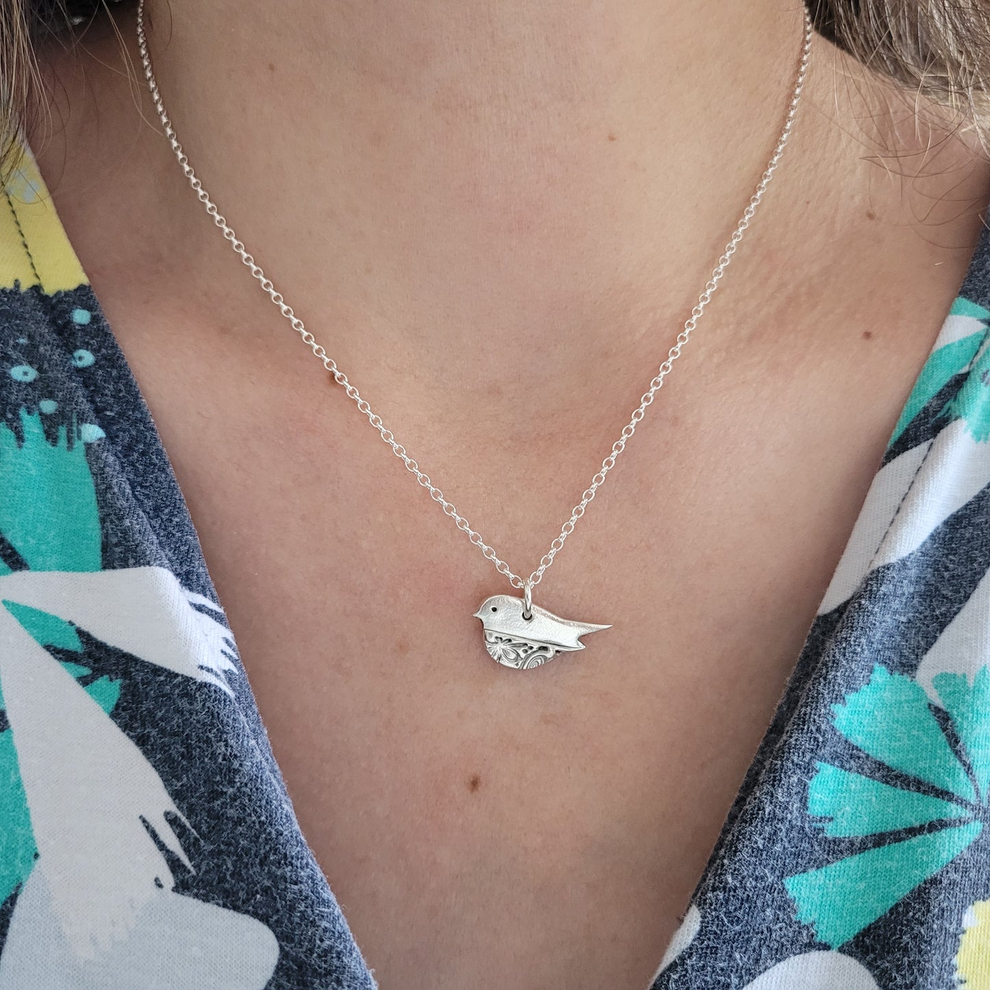 Sterling-silver-robin-bird-pendant-necklace-worn