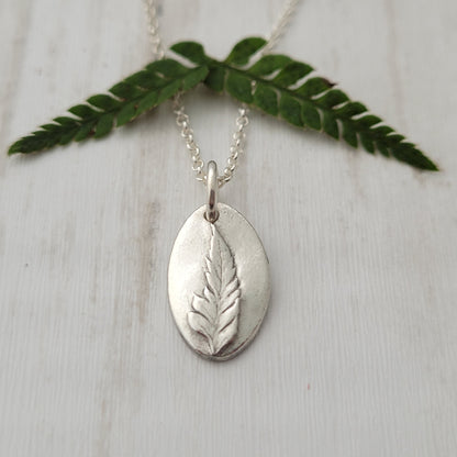 Sterling-silver-small-fern-leaf-pendant-necklace-8