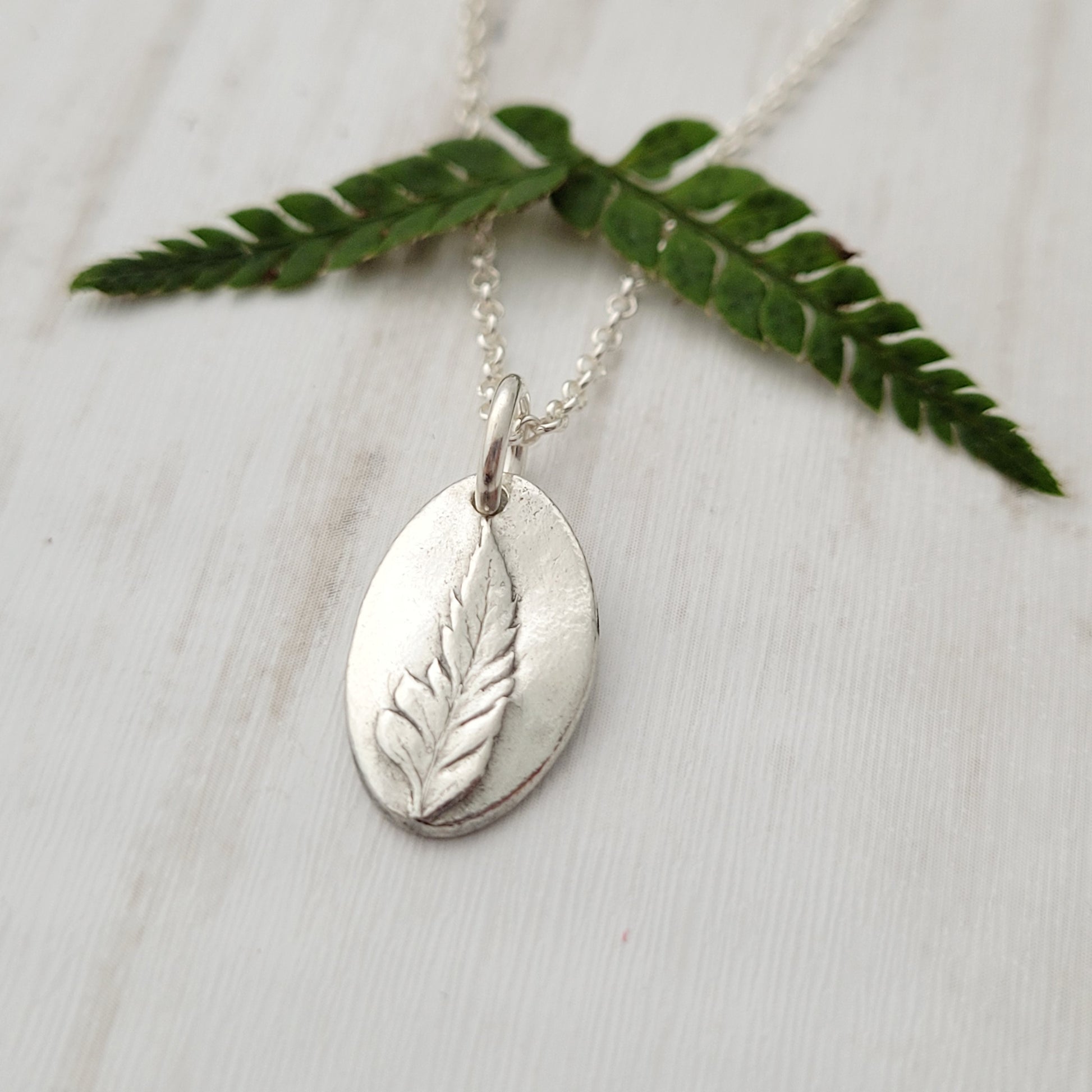 Sterling-silver-small-fern-leaf-pendant-necklace-1