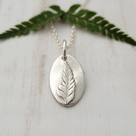 Sterling-silver-small-fern-leaf-pendant-necklace-0