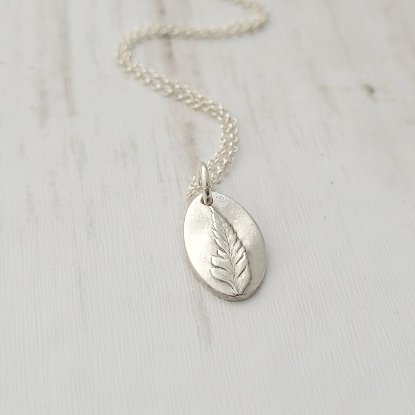 Sterling-silver-small-fern-leaf-pendant-necklace-4