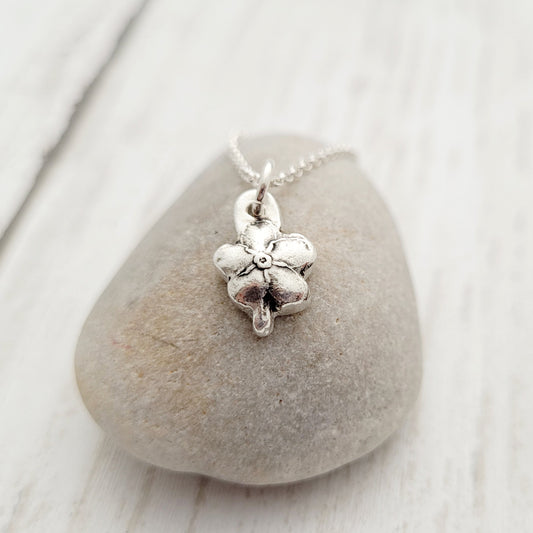 Tiny-forget-me-not-flower-shaped-pendant-0