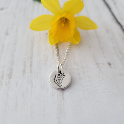 Sterling-silver-tiny-daffodil-pendant-necklace-0