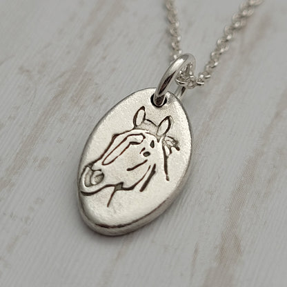 Sterling-silver-oval-horse-pendant-necklace-3